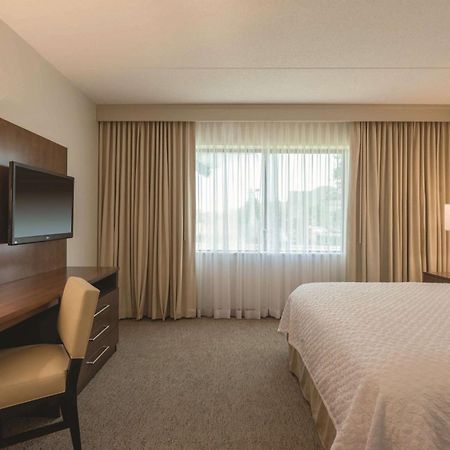 Embassy Suites By Hilton Milwaukee Brookfield Exteriér fotografie