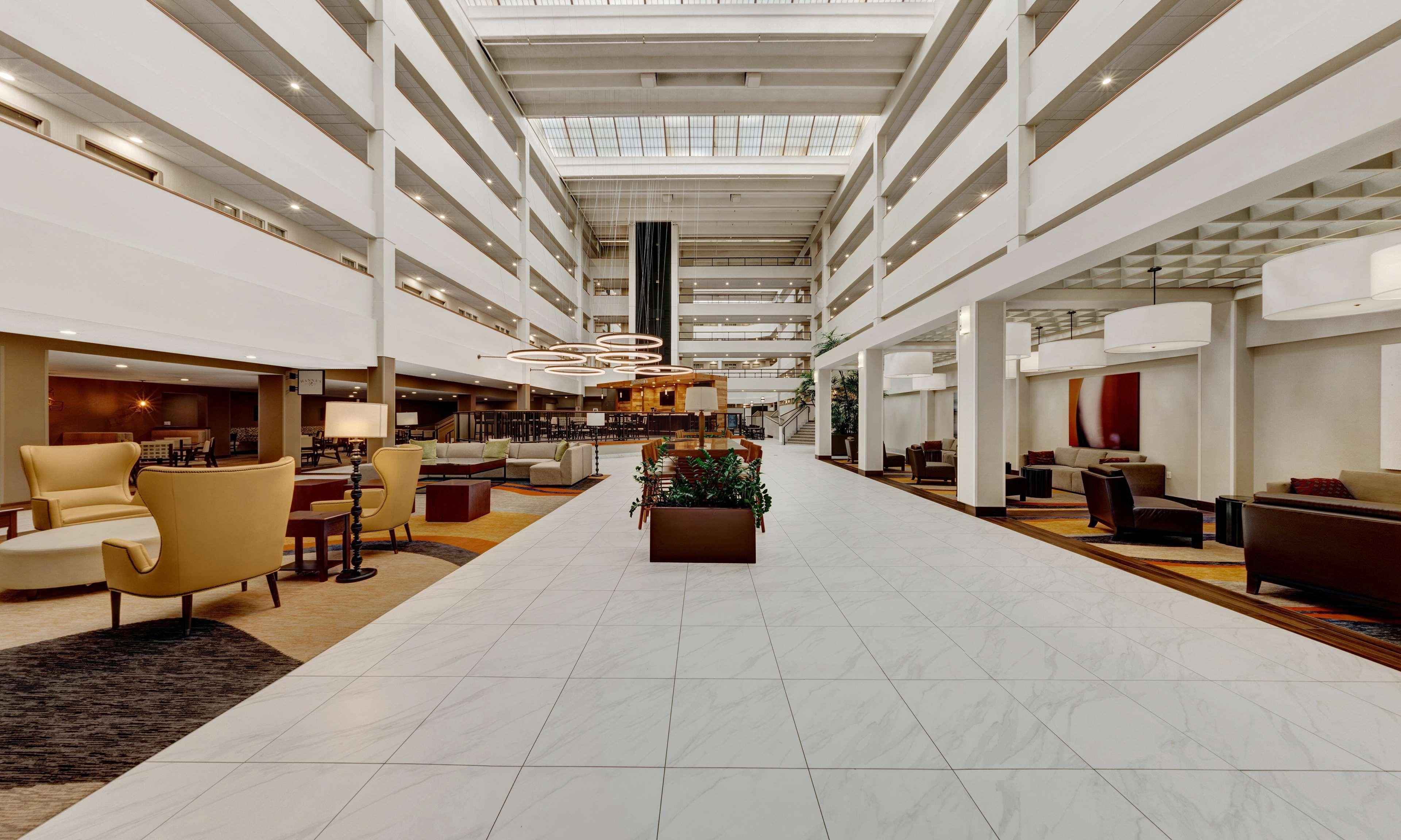 Embassy Suites By Hilton Milwaukee Brookfield Exteriér fotografie