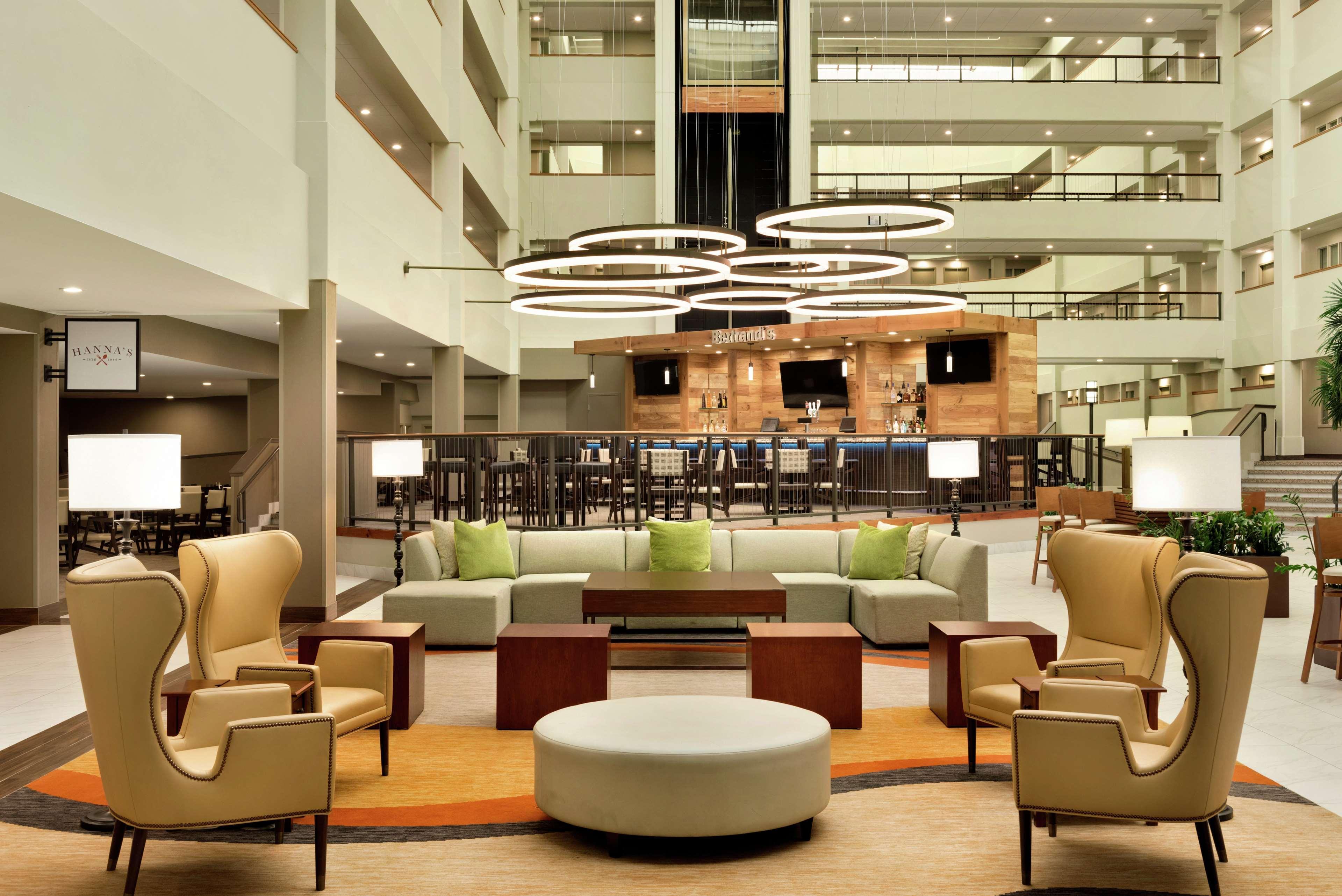 Embassy Suites By Hilton Milwaukee Brookfield Exteriér fotografie