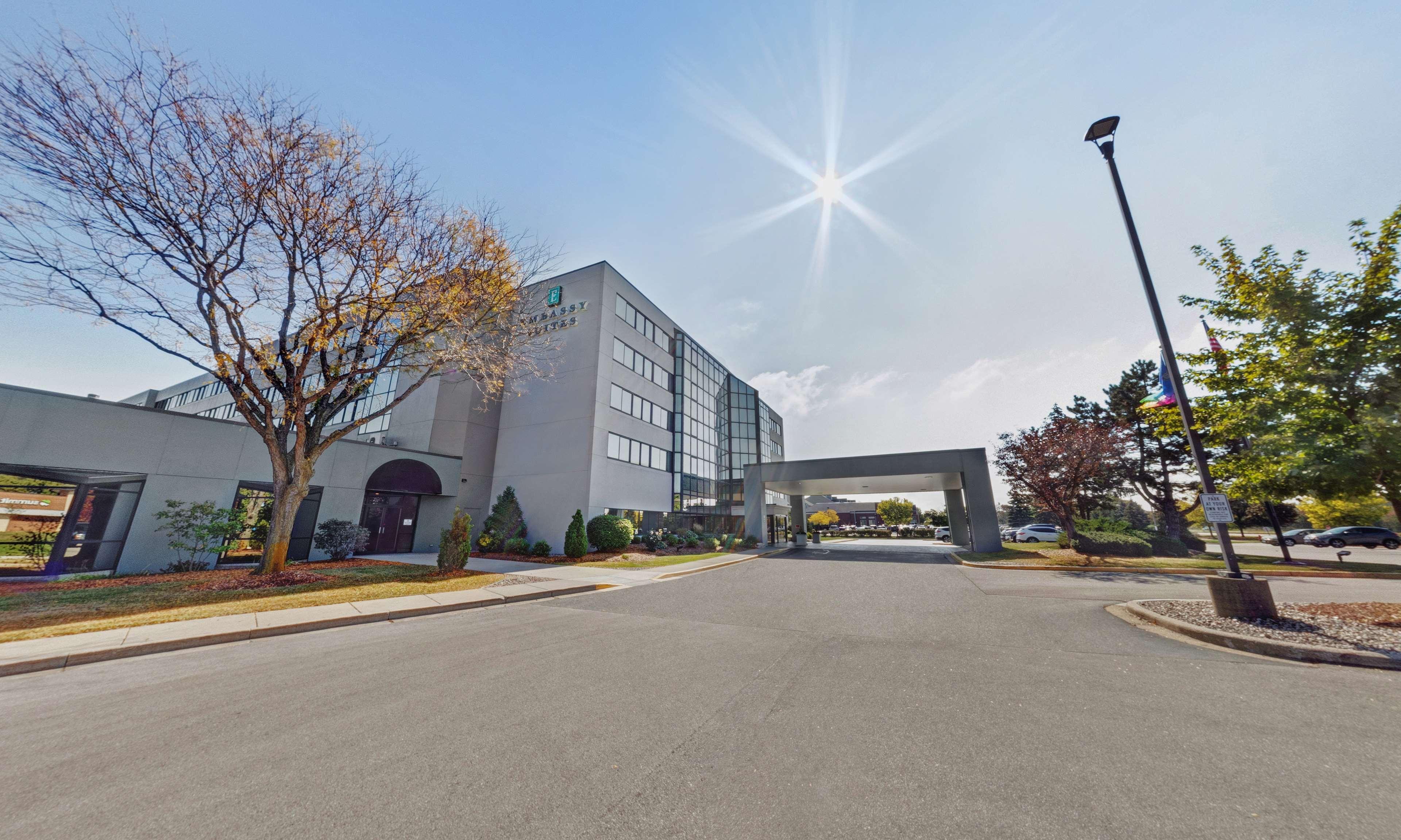 Embassy Suites By Hilton Milwaukee Brookfield Exteriér fotografie