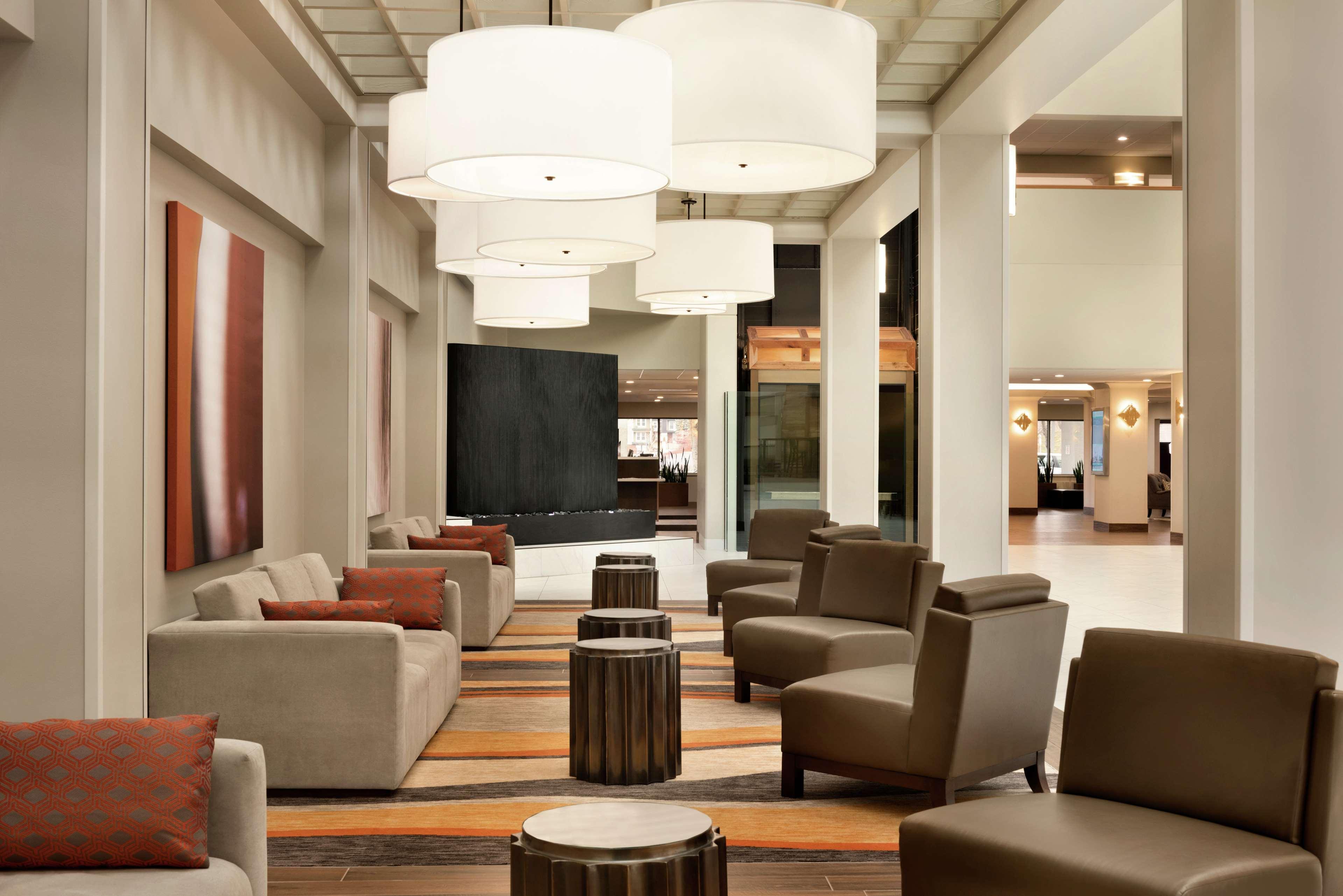 Embassy Suites By Hilton Milwaukee Brookfield Exteriér fotografie