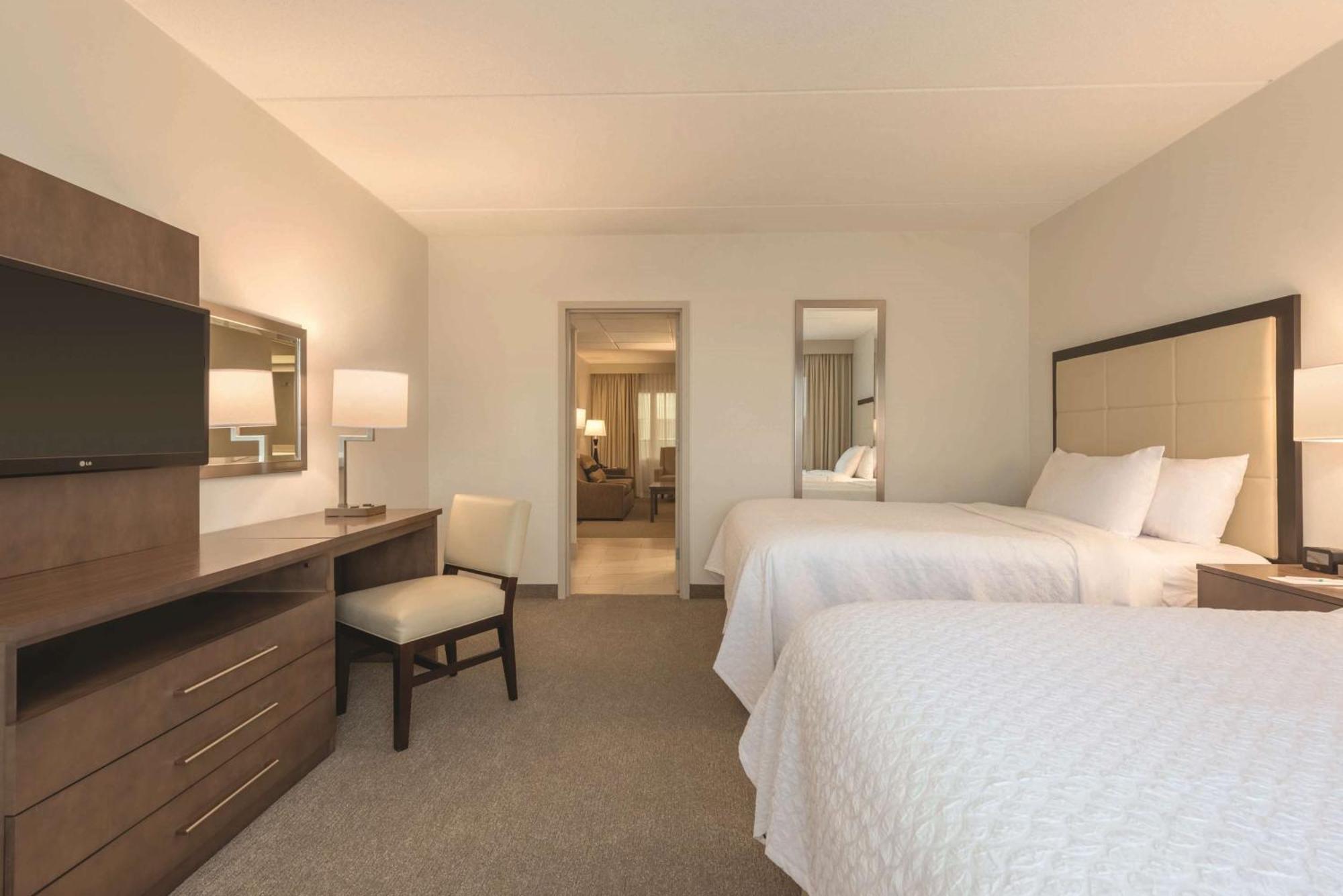 Embassy Suites By Hilton Milwaukee Brookfield Exteriér fotografie