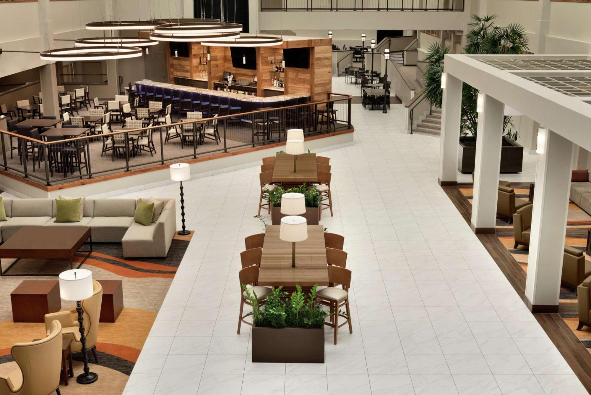 Embassy Suites By Hilton Milwaukee Brookfield Exteriér fotografie